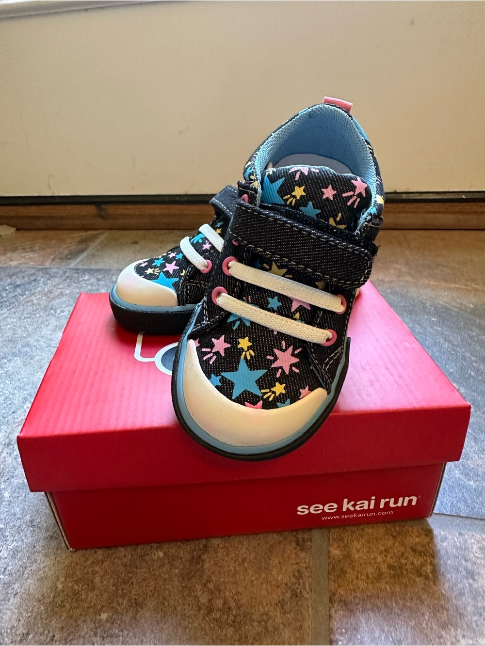 See Kai Run Toddler Star Sneakers - little kid size 7